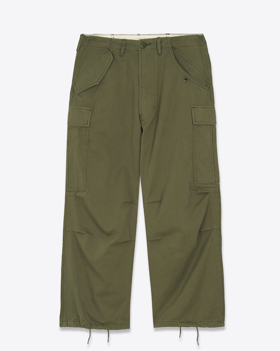 Pantalon court Cargo Denimist en toile de coton vert olive. Vue de face. 