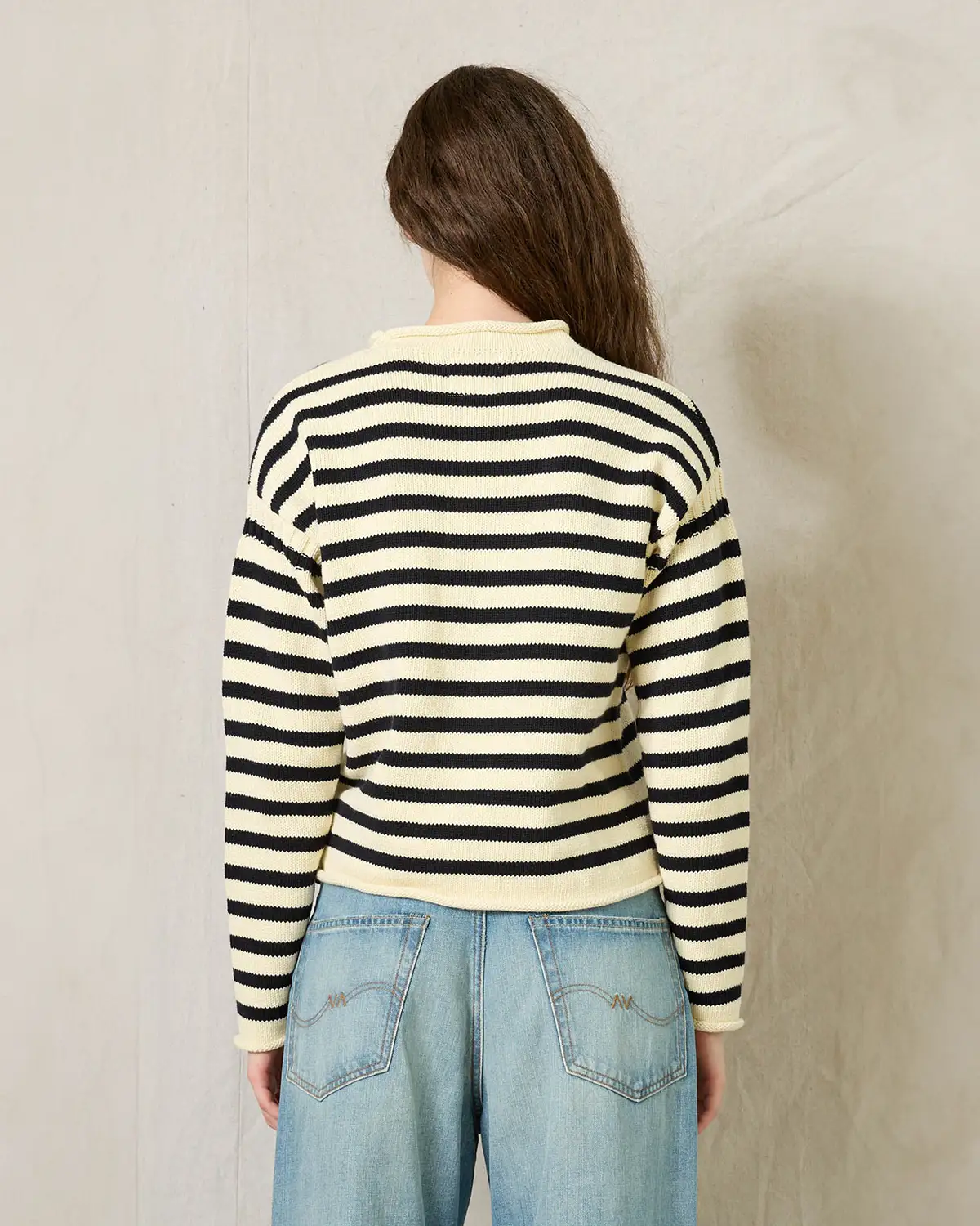 Pull marinière Denimist. Vue porté dos. 
