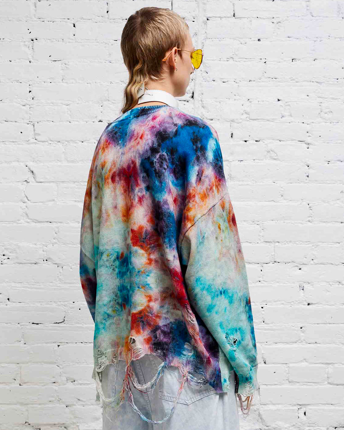 Pull oversized tie and dye dévoré Destroyed R13. Détail dos. 