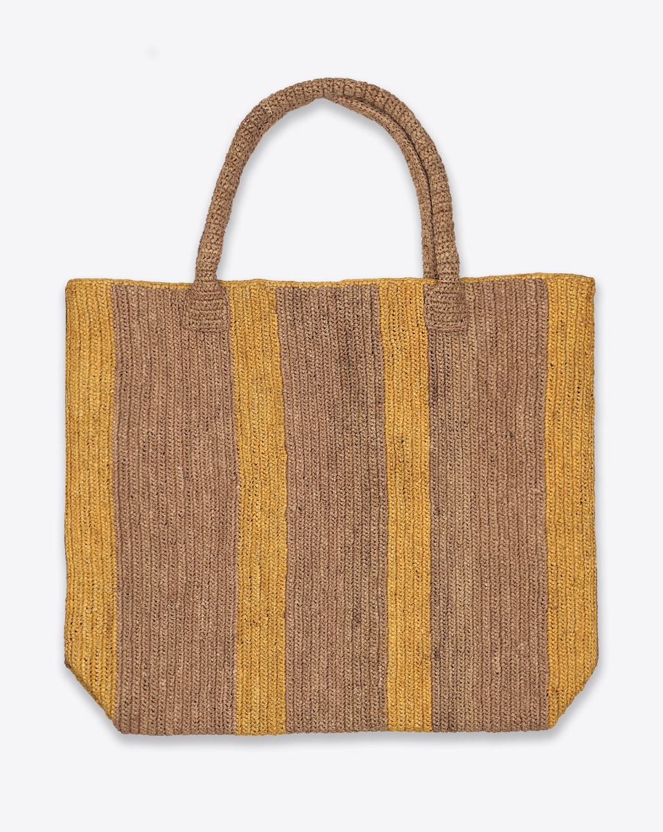 Grand Cabas Raffia Weekender Sand Sunshine Gabriele Frantzen en raphia ray&eacute; beige et jaune. Vu de face.