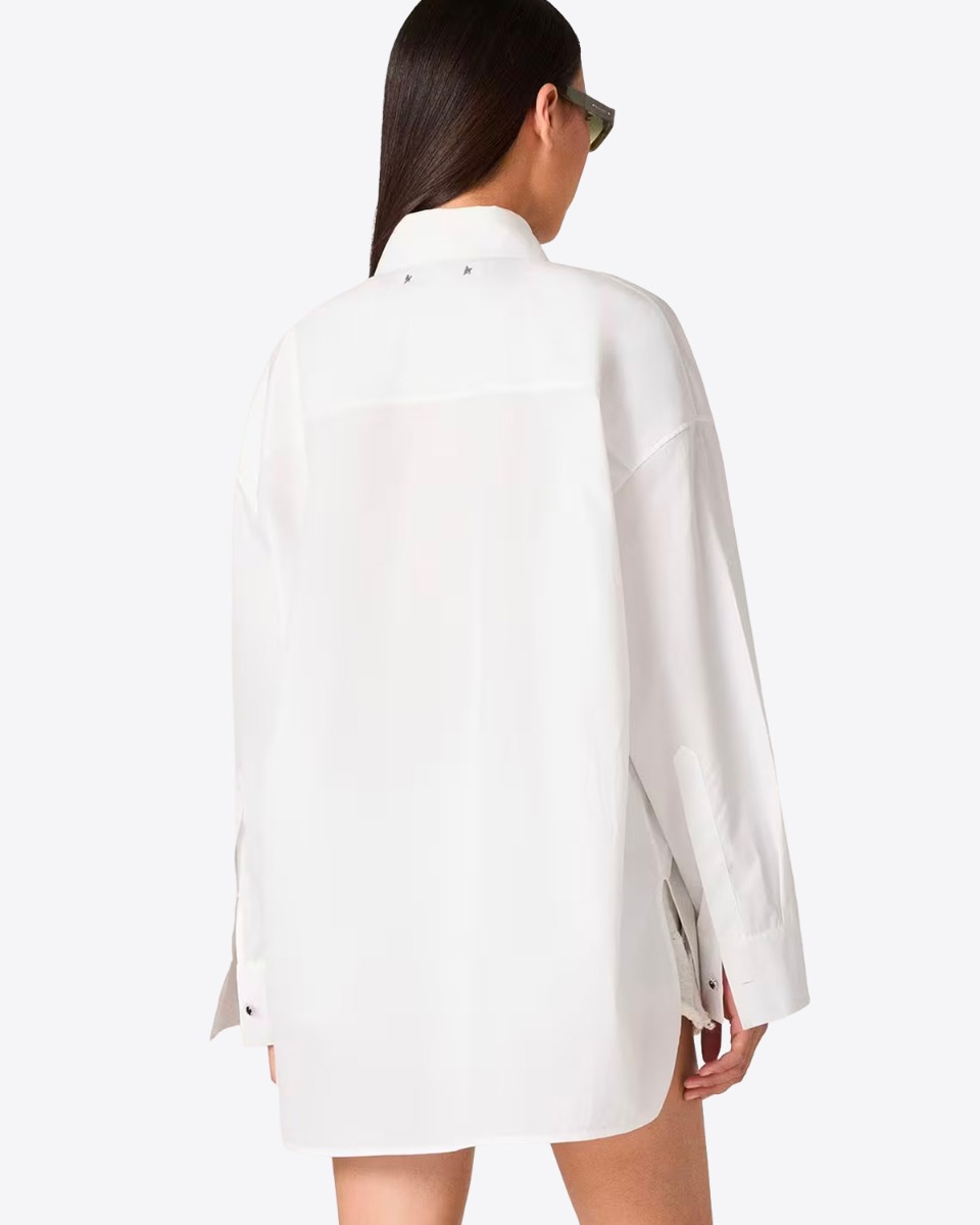 Chemise oversize Bib Golden Goose en popeline de coton blanc. Port&eacute;e de dos.