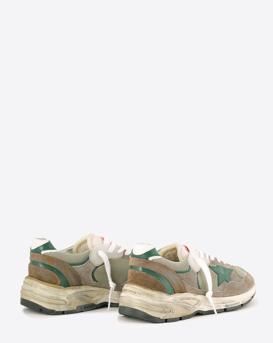 Sneakers Running Dad Golden Goose Homme multi-mati&egrave;res taupe, &eacute;toile verte. Vue de dos.