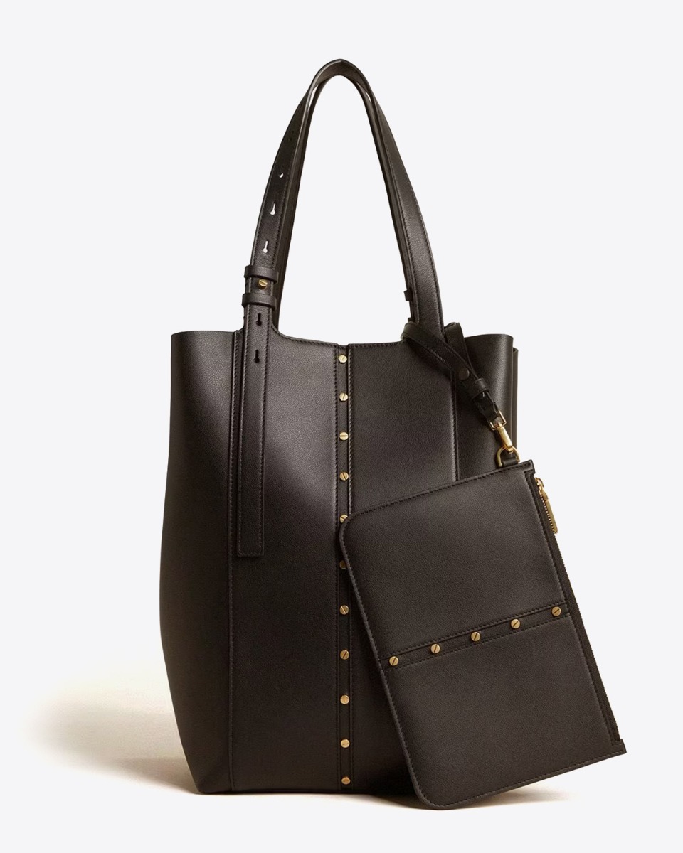 Sac shopping 24/7 Nord Sud Golden Goose en cuir noir. Vue de face avec la pochette amovible en cuir noir.