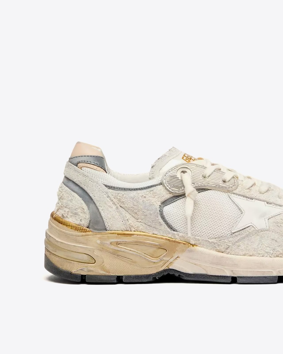 Sneakers Running Dad 80185 Golden Goose femme &eacute;cru &eacute;toile argent. D&eacute;tail de la semelle.