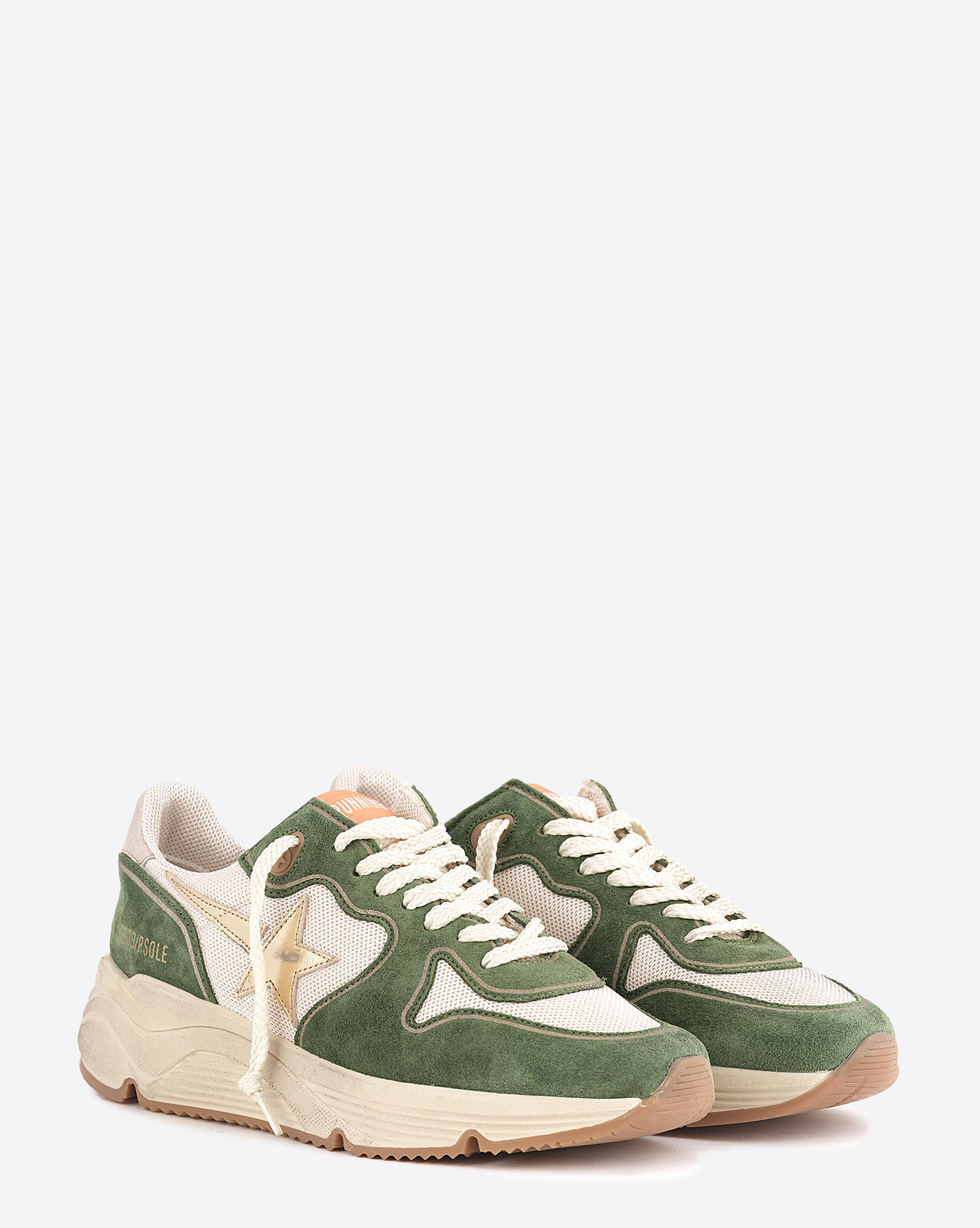 Produit Sneakers running Sole Golden Goose femme résille crème et cuir suédé vert étoile en cuir lamé doré. Face.