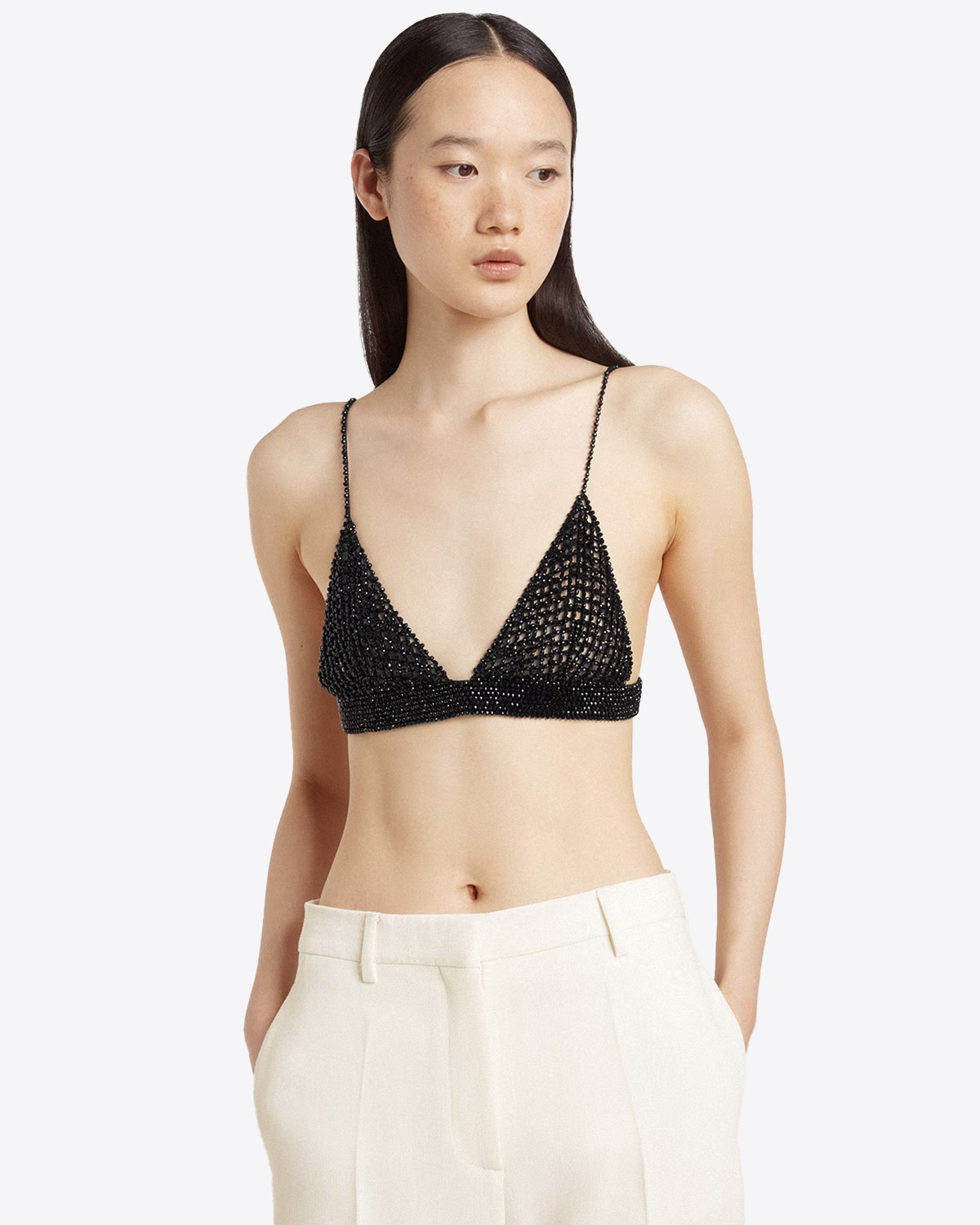 Produit Soutien gorge triangle noir en crochet brodé de cristaux Golden Goose. Porté de face.