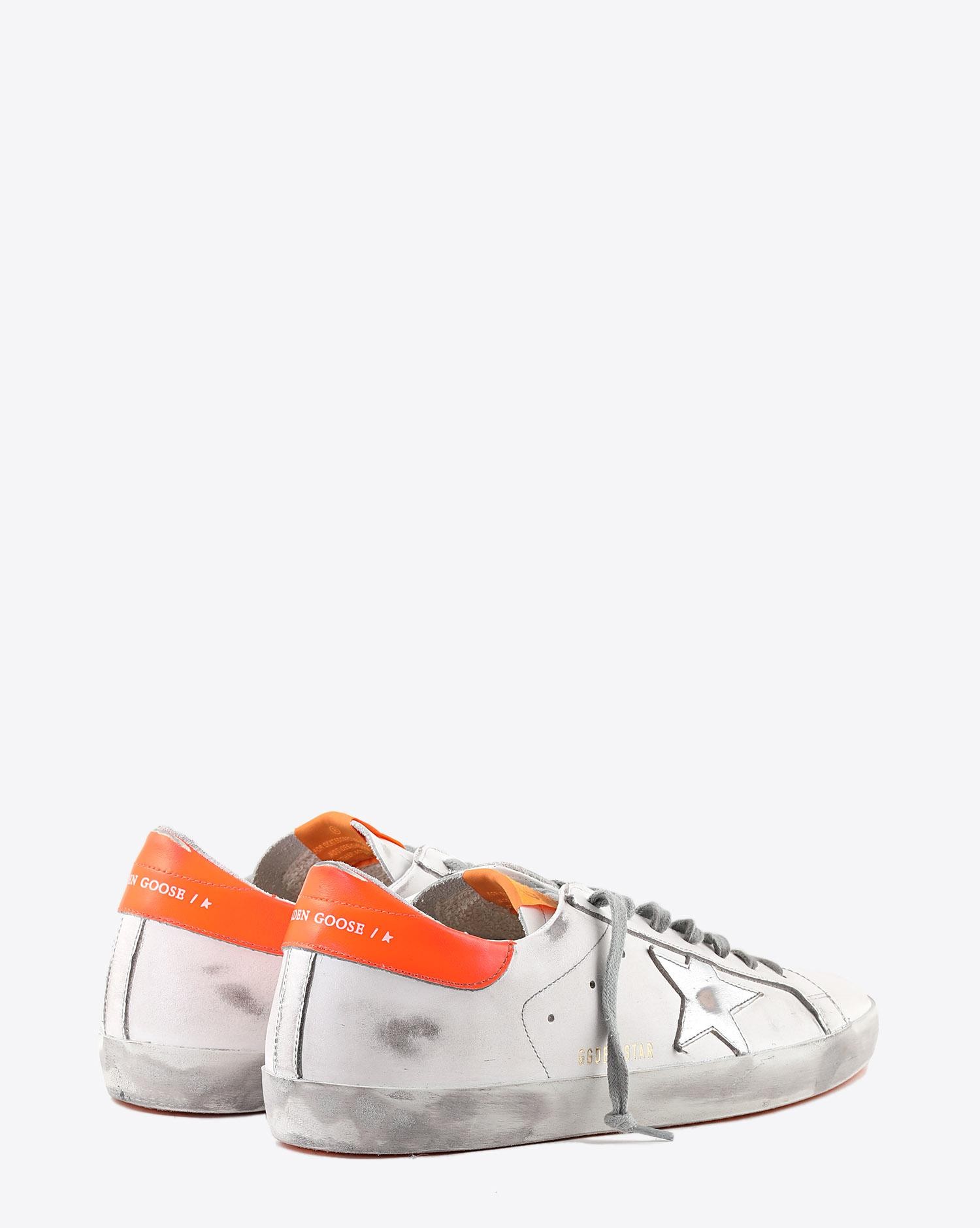 Golden Goose Men Sneakers Superstar White Leather Metallic Silver Star Orange Fluo pour Homme