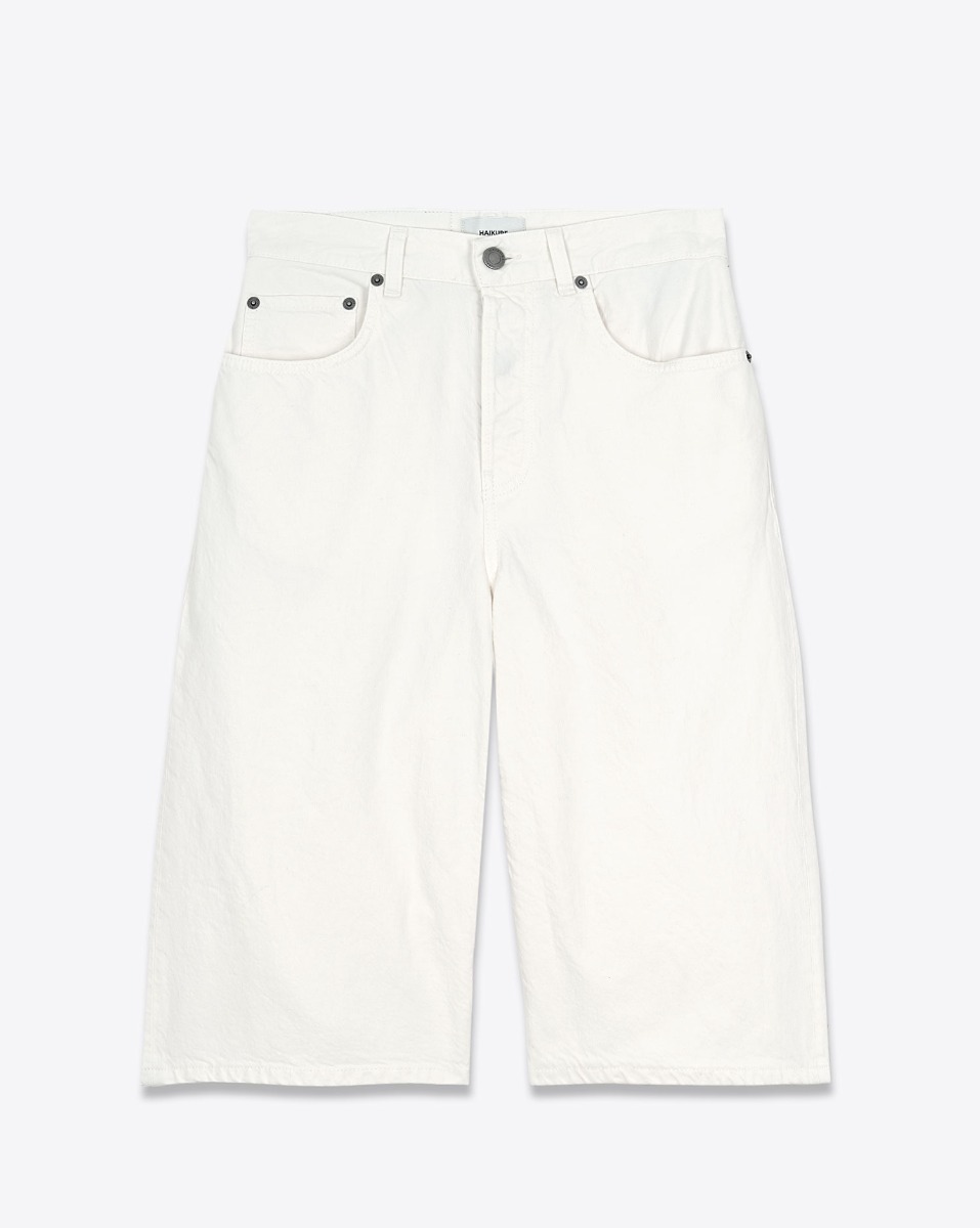 Bermuda New Becky Twill Haikure en toile blanche. Vue de face.