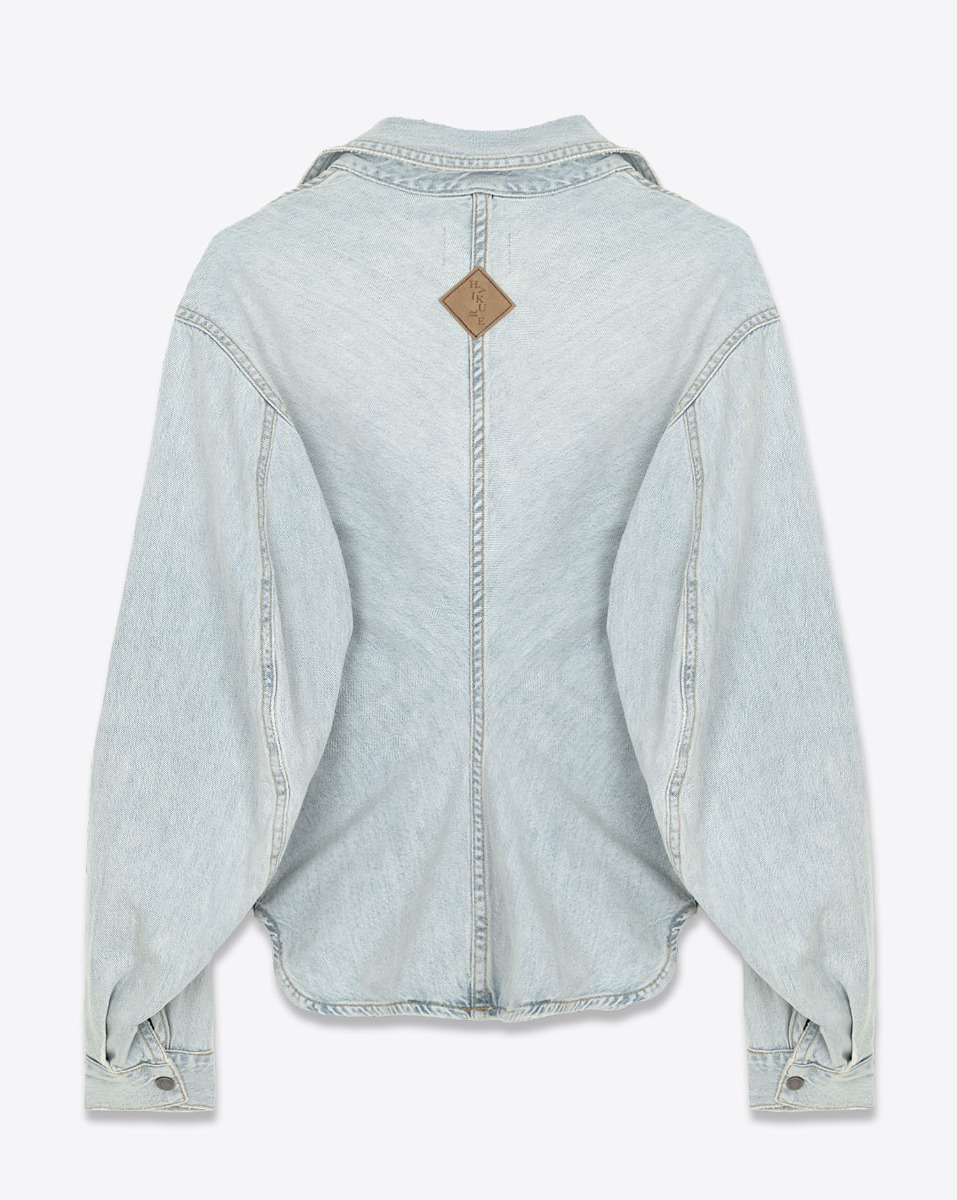 Chemise manches longues cintr&eacute;e Nany Haikure en denim bleu ciel d&eacute;lavage &laquo; Celestial Blue &raquo;. Vue de dos.