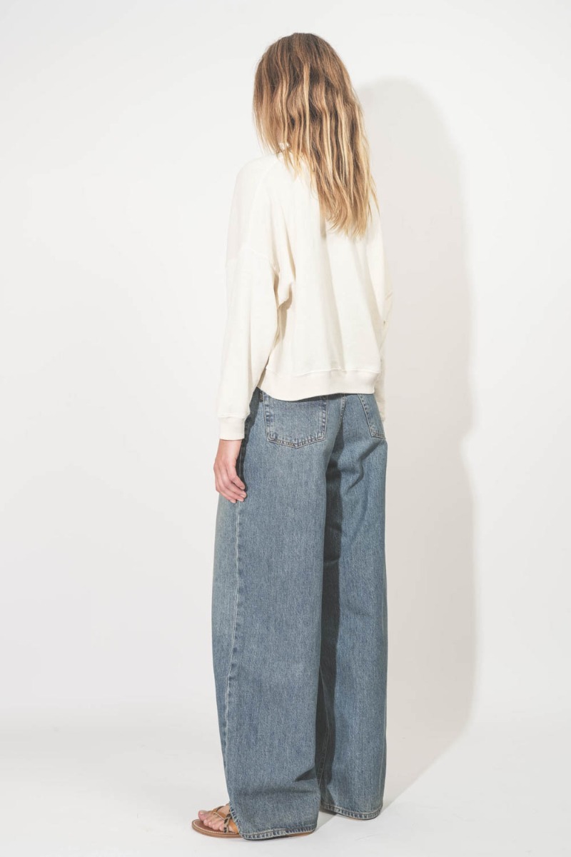 Jean Bethany Haikure délavage Oil Blue. Porté de dos.