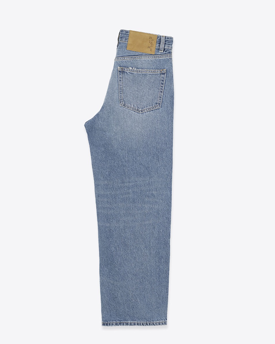 Jean Betty Haikure bleu d&eacute;lav&eacute; Nordic Blue. Vue de profil.