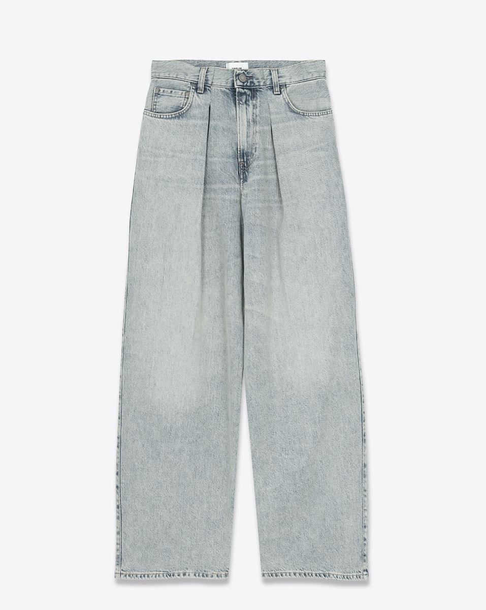 Jean large &agrave; pinces Candy Haikure en coton et tencel bleu ciel d&eacute;lavage &laquo; Authentic Lax &raquo;. Vue de face. 