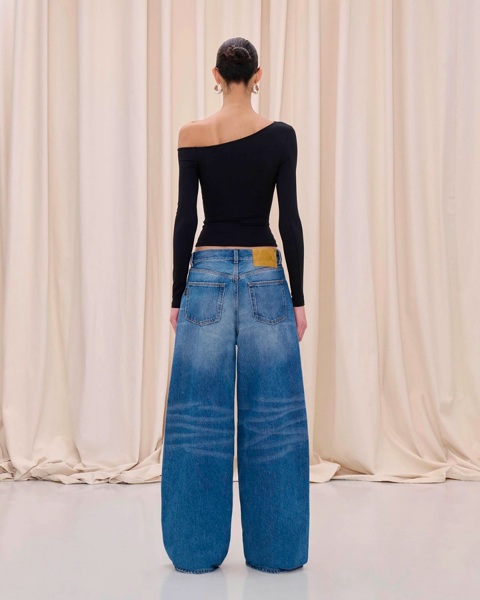 Jean Bethany Haikure en denim bleu d&eacute;lavage Real Blue, port&eacute; de dos.