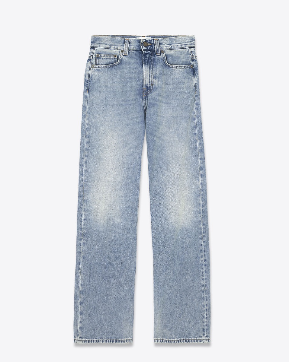 Jean droit Winny Haikure en denim bleu clair, d&eacute;lavage Dirty Celestial. Vue de face. 