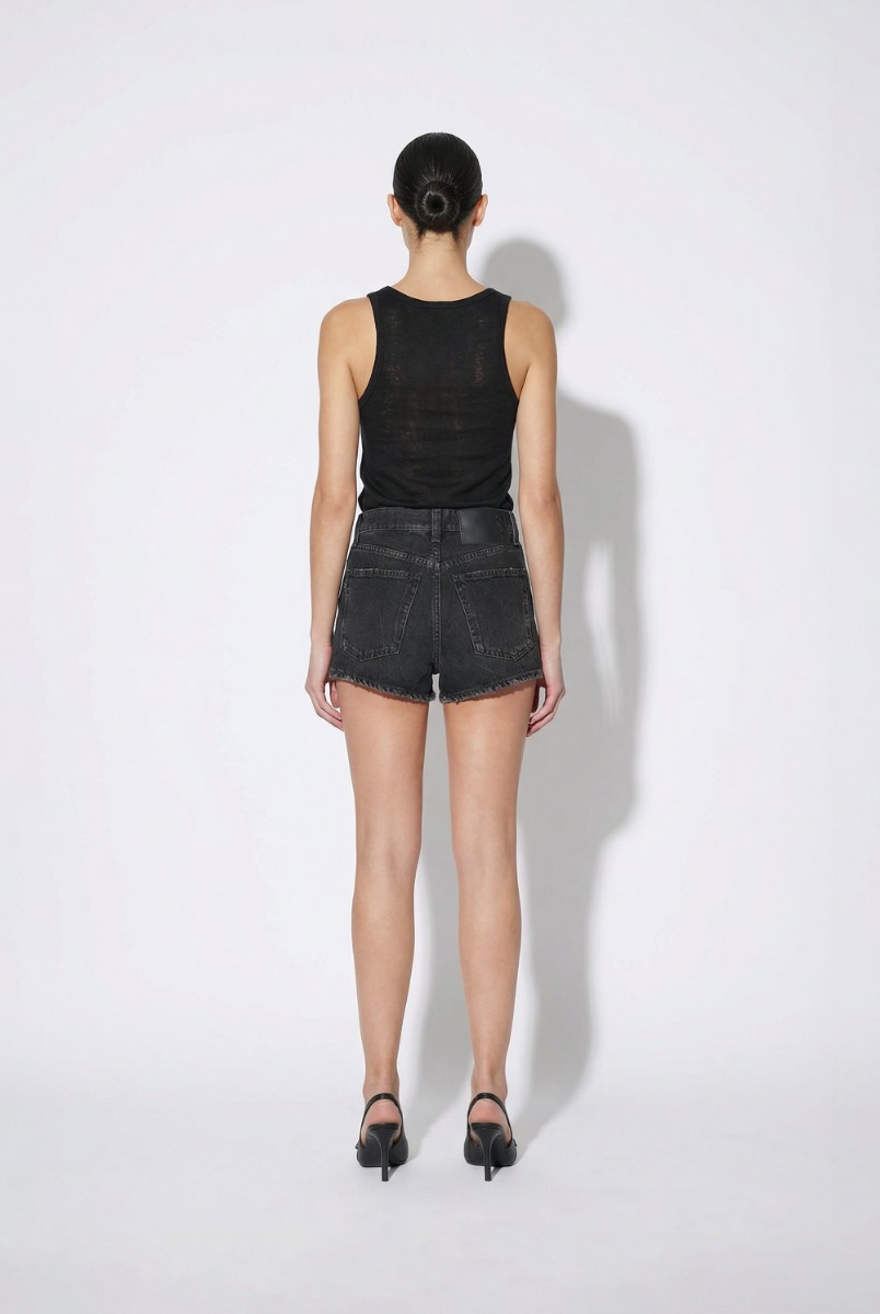 Short Brit Haikure en denim noir d&eacute;lavage Authentic Black Wash, port&eacute; de dos.