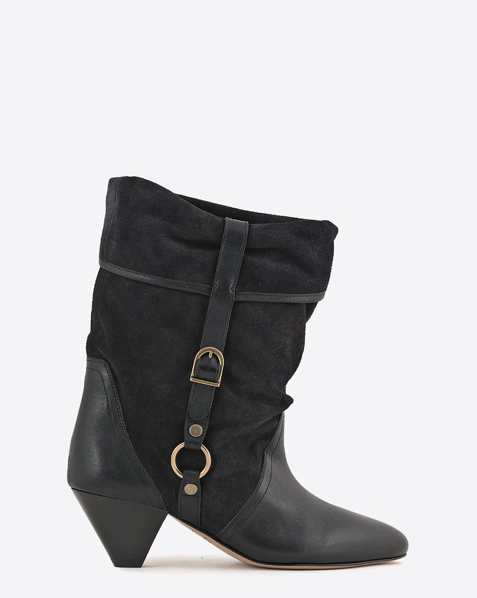 Boots Darner Buckle Isabel Marant en cuir su&eacute;d&eacute; noir d&eacute;lav&eacute; et en cuir lisse noir. Vue de profil.