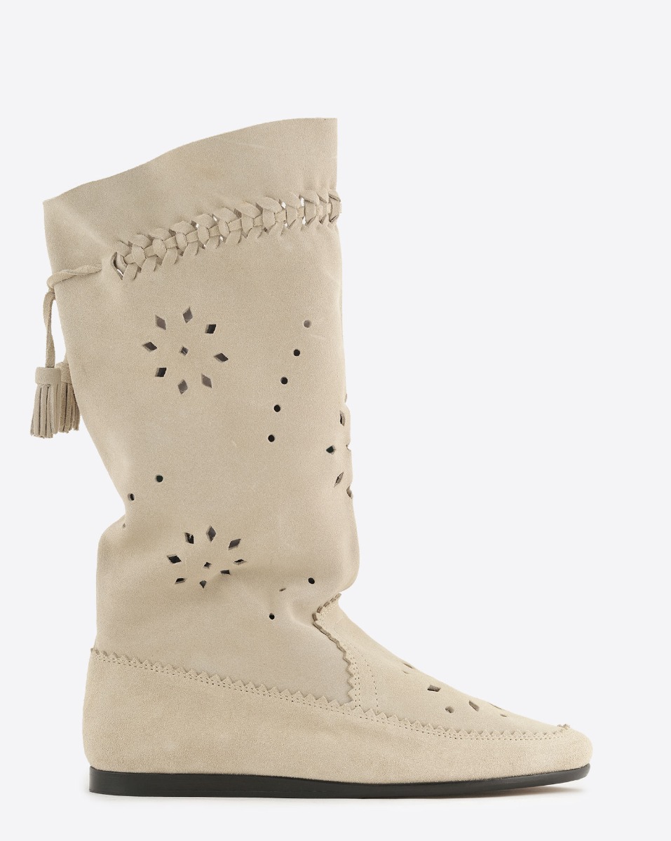 Bottes souples Welky Isabel Marant en cuir su&eacute;d&eacute; perfor&eacute; sable. Vue de profil.