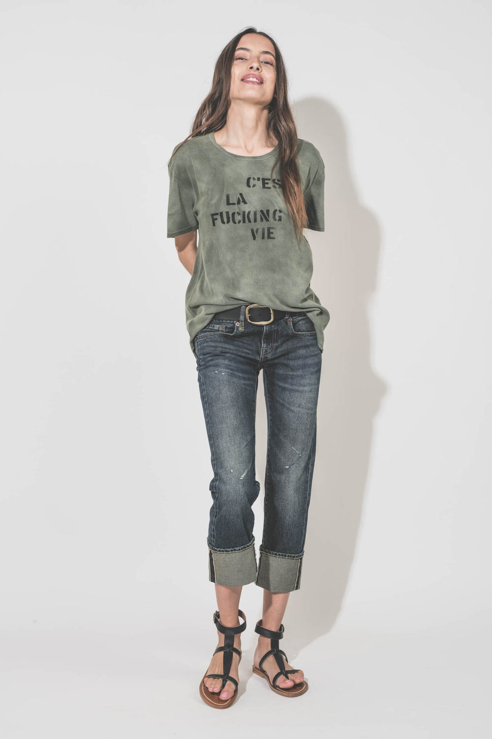Ceinture large en cuir noir boucle effet laiton doré Dara Isabel Marant. Porté avec un jean taille basse R13.