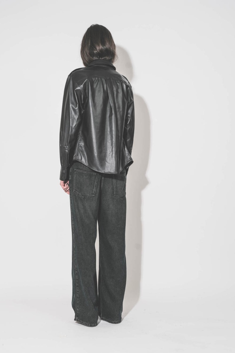 Chemise Noee Isabel Marant Étoile en sky noir, portée de dos.