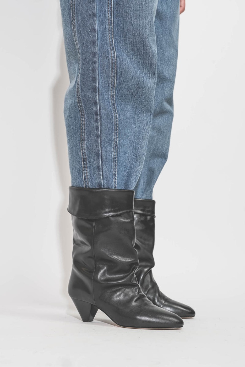 Jean Oriane Isabel Marant Etoile en denim bleu. Détail des coutures côtés.