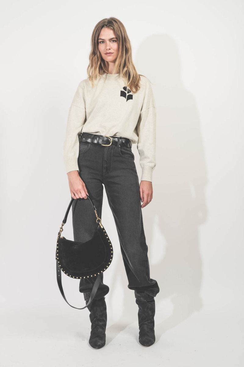 Pull Marisans Isabel Marant Etoile en coton et laine gris clair logo noir. Porté avec un jean taille haute.