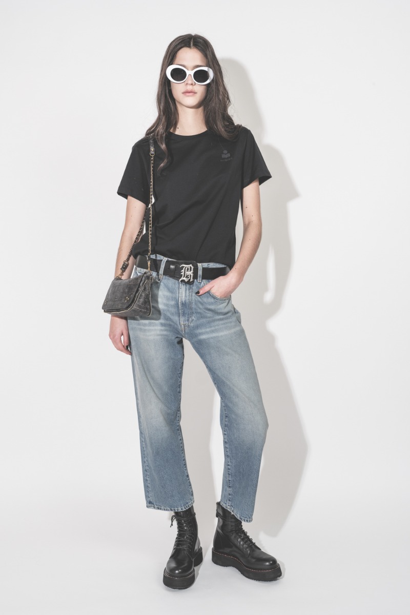 T-shirt Aby Isabel Marant &Eacute;toile en coton noir, logo brod&eacute; ton sur ton au-dessus de la poitrine, port&eacute; de face.