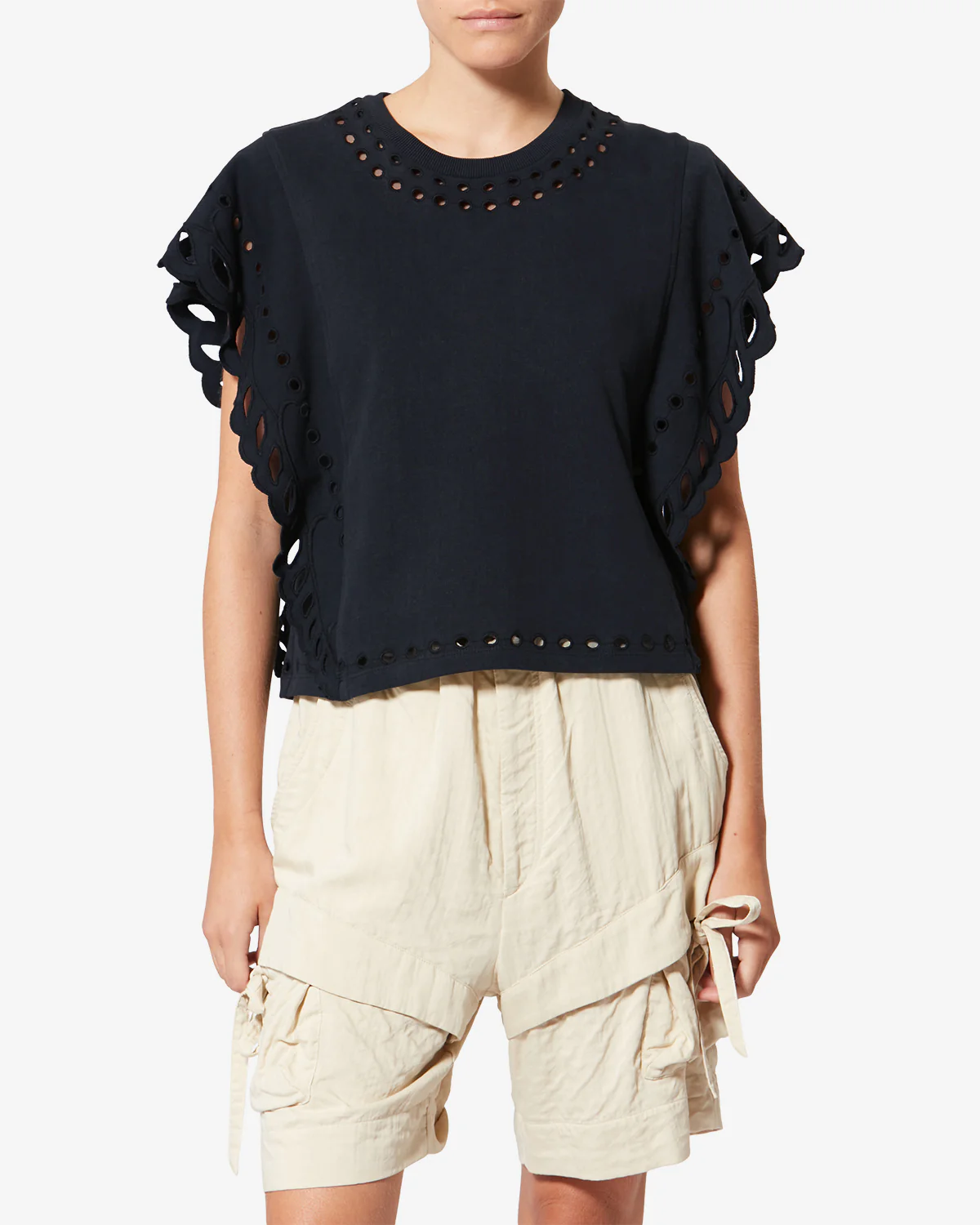 T-shirt court Odyle Isabel Marant Etoile en coton brod&eacute; noir, port&eacute; de face.