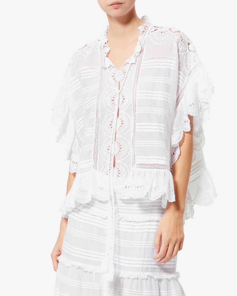 Top Payton Isabel Marant Etoile en voile de coton blanc, dentelle et broderie anglaise, port&eacute; de face.