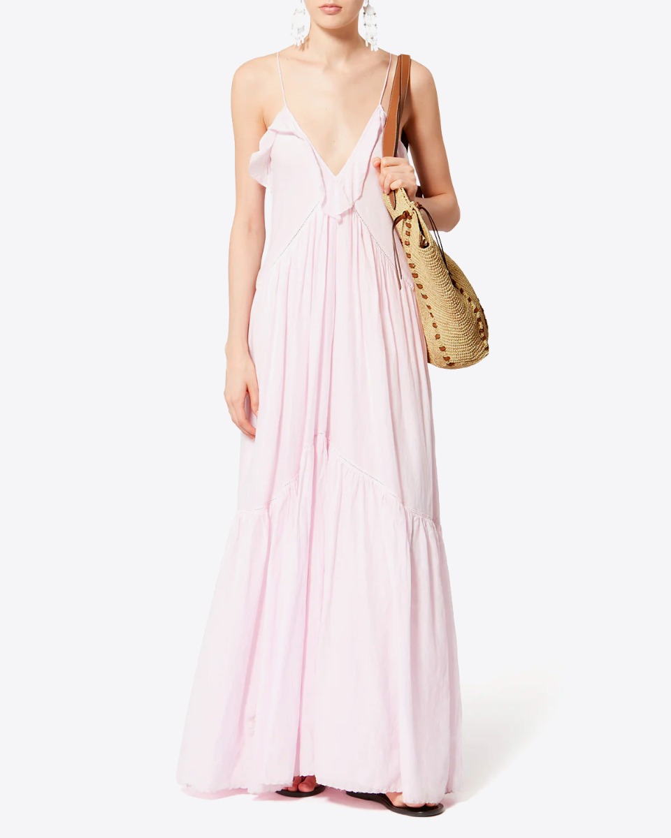 Sac panier Tampa Isabel Marant en raphia naturel et cuir cognac, port&eacute; &agrave; l'&eacute;paule.