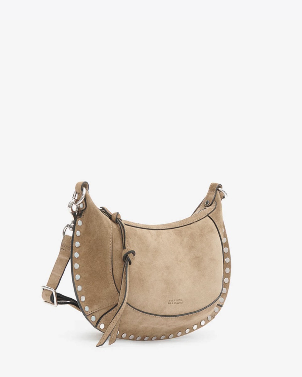 Sac Oskan Moon Isabel Marant en cuir suédé taupe clous argent. Vue de profil.