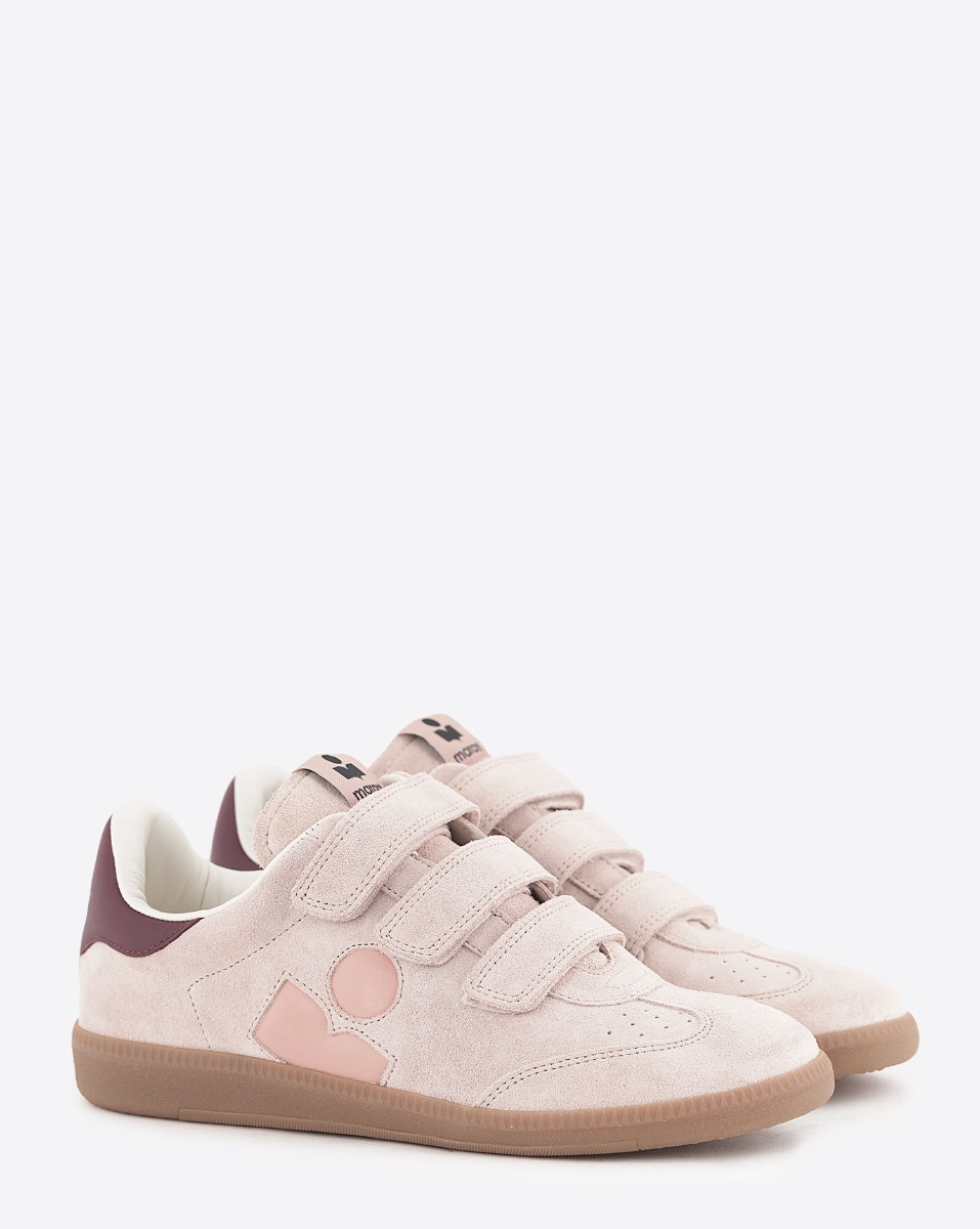 Sneakers &agrave; scratch Beth Isabel Marant en cuir su&eacute;d&eacute; logo rose p&acirc;le arri&egrave;re bordeaux. Vue de face.