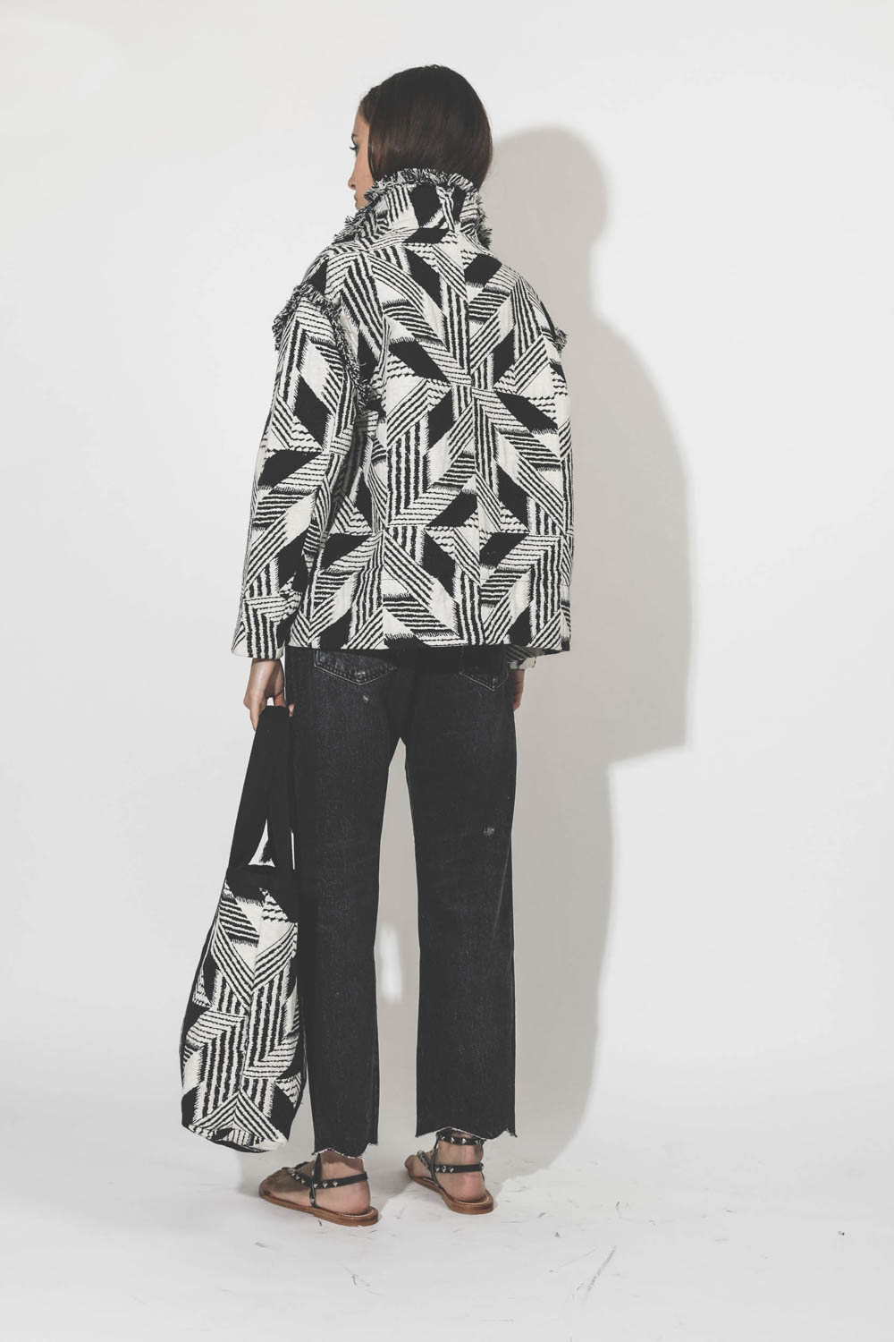 Veste motif jacquard noir et blanc Jesilo Isabel Marant Etoile. Porté dos.