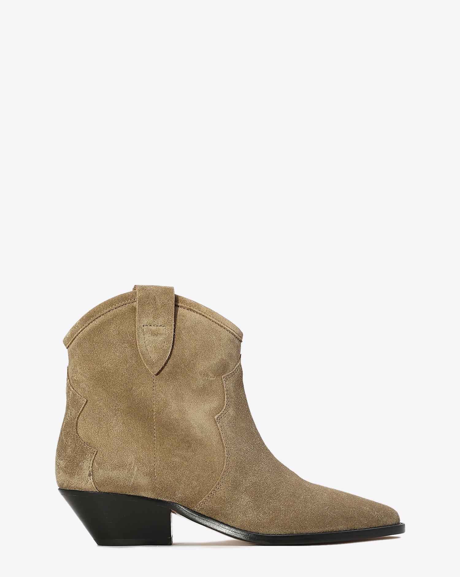 Boots santiags en cuir suédé taupe Dewina Isabel Marant. Profil. 