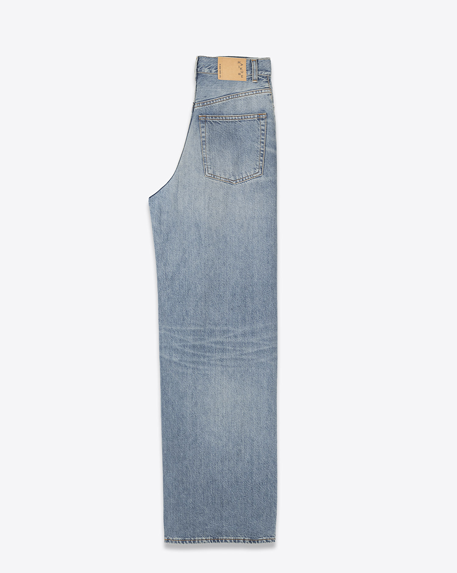Produit Jean large Candy Haikure en tencel bleue délavée. Vue profil. 
