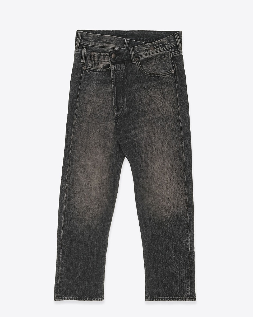 Produit Jean crossover R13 en denim noir Ashbury. Vue de face.