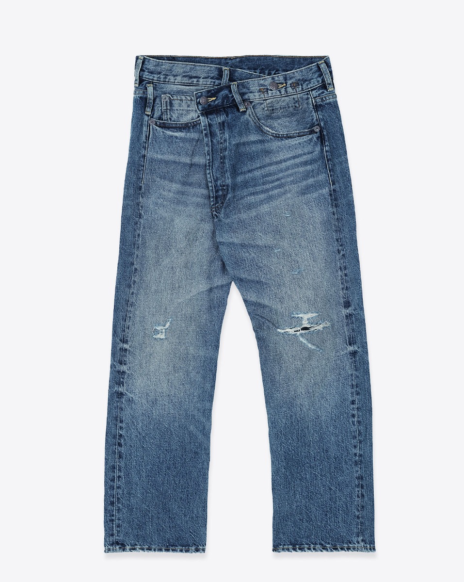 Produit Jean crossover R13 en denim bleu déchiré Léo Blue. Vue de face.