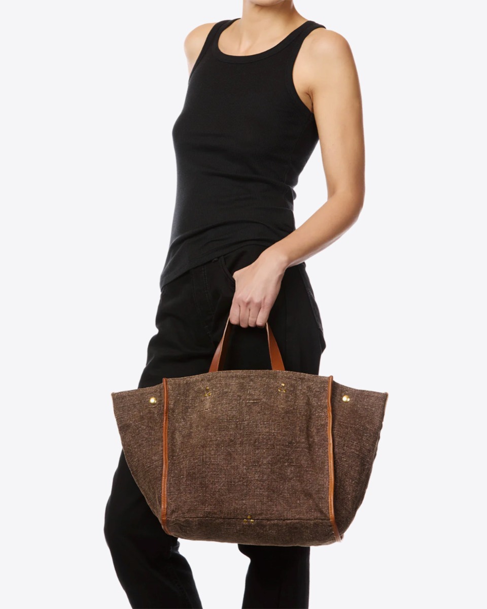 Sac cabas L&eacute;on M J&eacute;r&ocirc;me Dreyfuss en lin chocolat, port&eacute; main.
