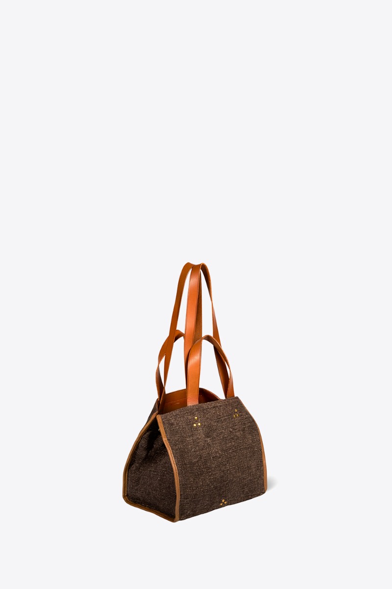 Sac mini-cabas L&eacute;on S J&eacute;r&ocirc;me Dreyfuss en coton chocolat. Vue de profil.