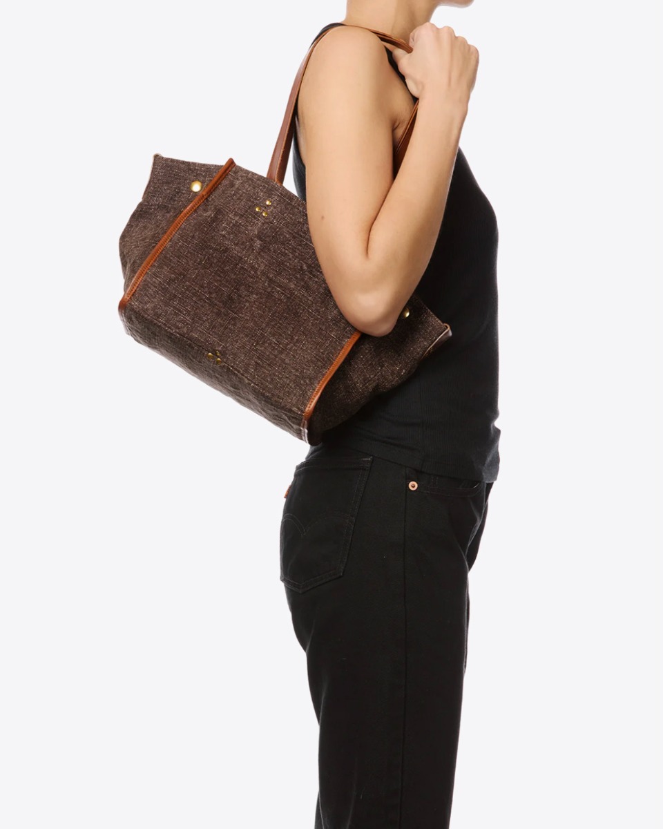 Sac mini-cabas L&eacute;on S J&eacute;r&ocirc;me Dreyfuss en coton chocolat, port&eacute; &agrave; l'&eacute;paule.