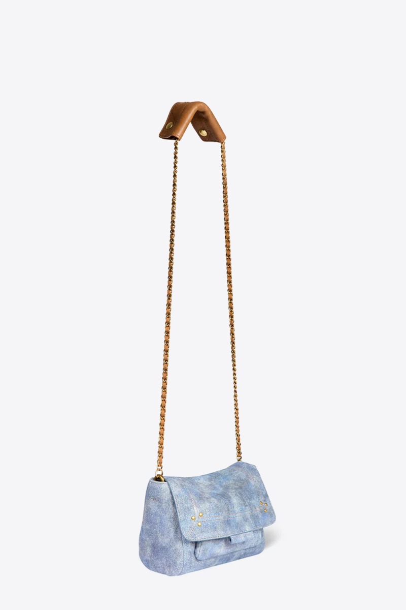 Sac Lulu S J&eacute;r&ocirc;me Dreyfuss en cuir su&eacute;d&eacute; jeans d&eacute;lav&eacute;. Vue de profil avec la bandouli&egrave;re longue.