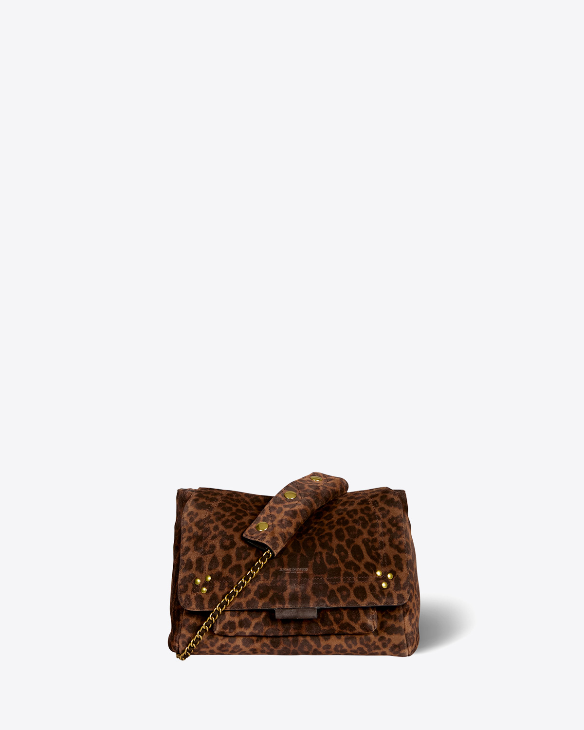 Mini-sac en cuir suédé imprimé léopard à bandoulière chaine et cuir Lulu S Jérôme Dreyfuss. Porté épaule, croisé ou main. Face. Détail du rabat avant et de la patte en cuir à pression qui permet d'ajuster la longueur de la chaine.