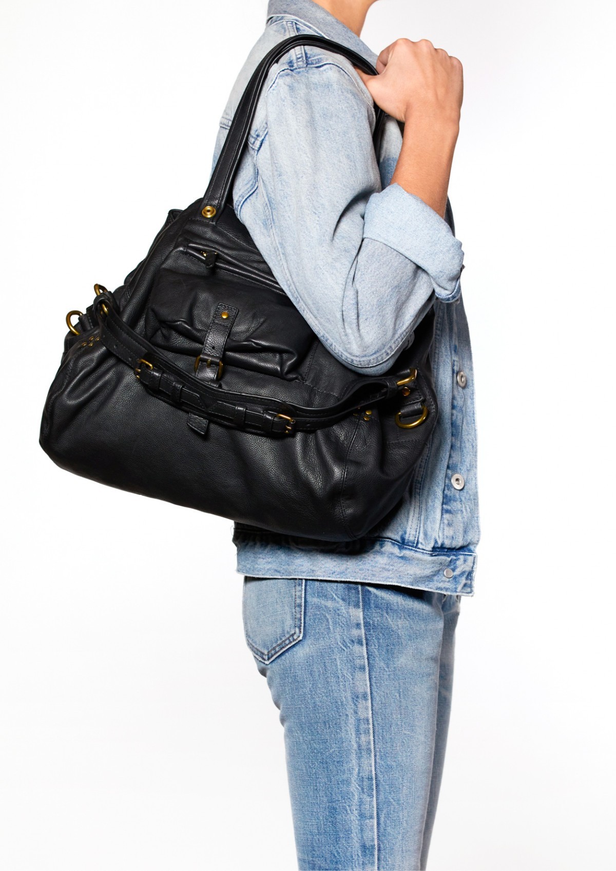 Sac Billy M Jérôme Dreyfuss en cuir buffle noir. Porté à l'épaule. 