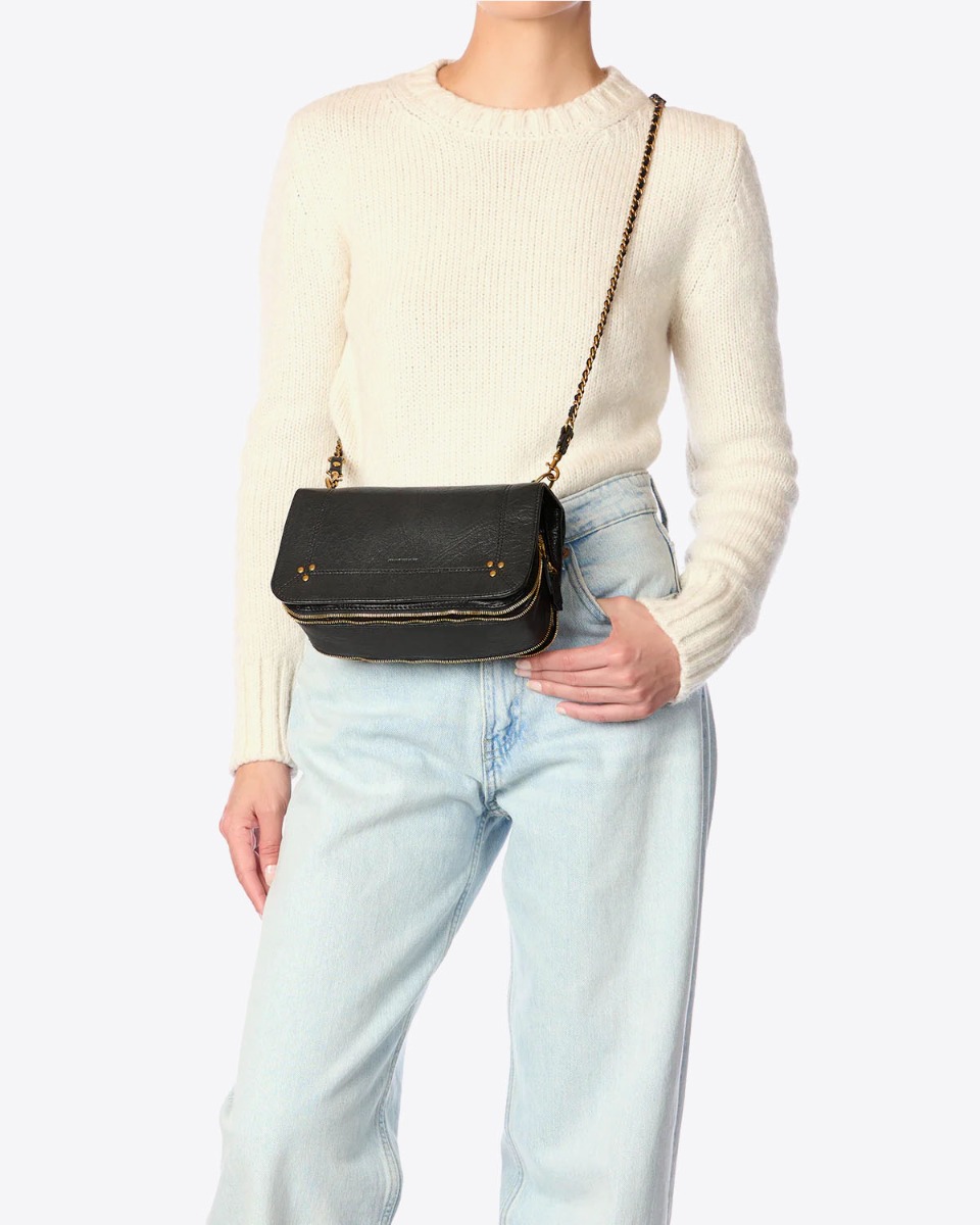 Sac Bobi Jérôme Dreyfuss en cuir de chèvre noir porté crossbody.