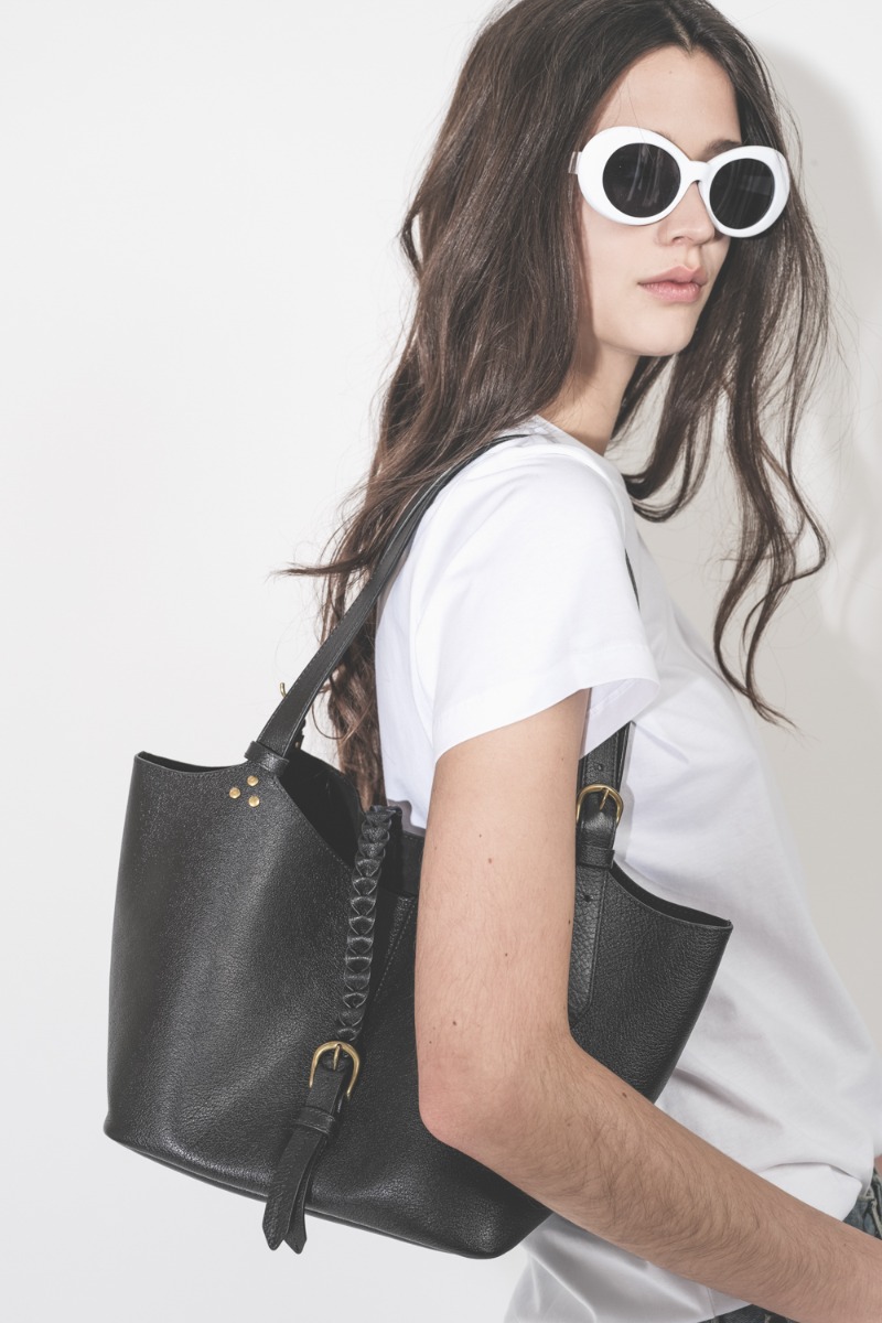 Sac cabas Joseph S J&eacute;r&ocirc;me Dreyfuss en cuir de buffle noir, port&eacute; &agrave; l'&eacute;paule.