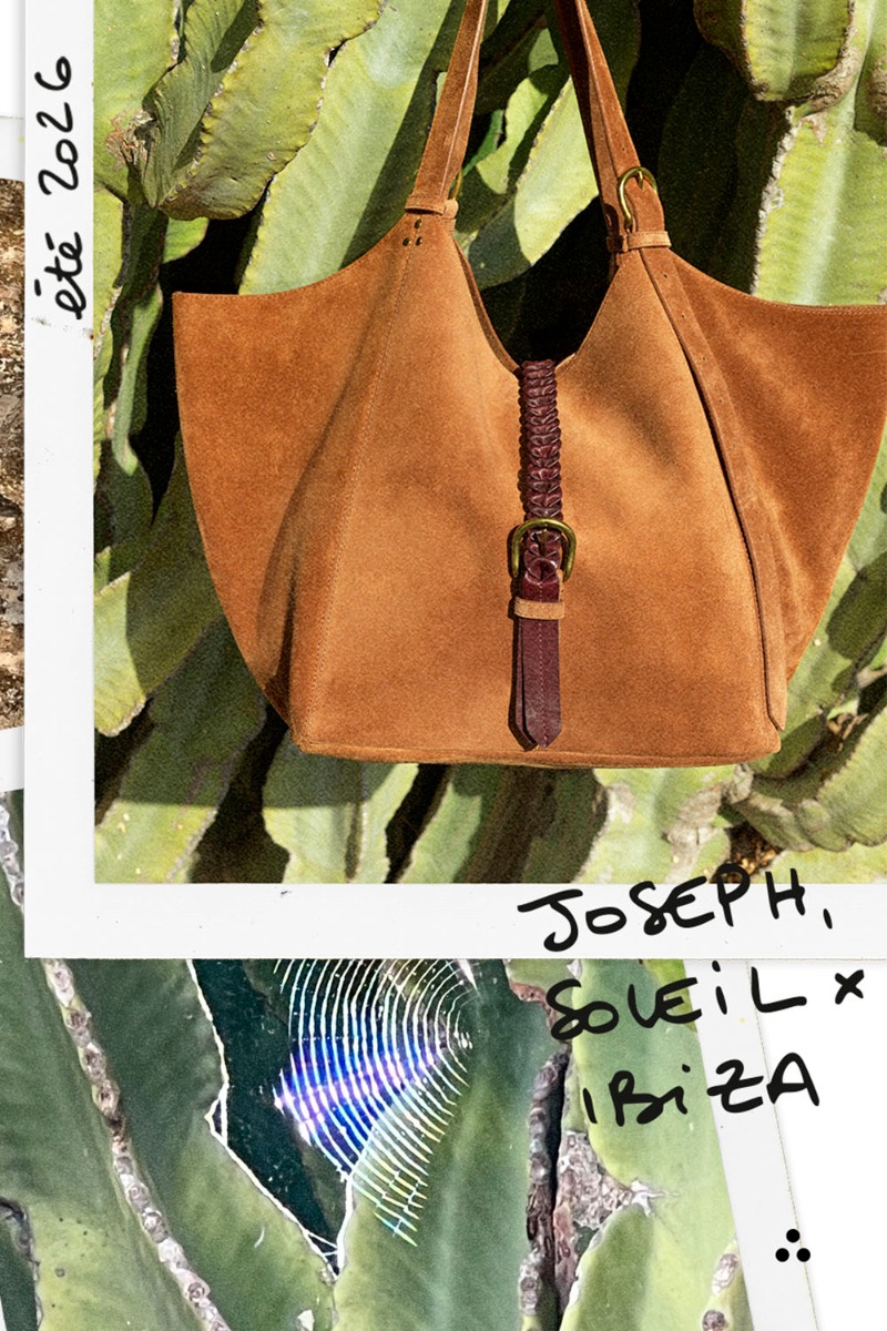 Sac cabas Joseph S Jérôme Dreyfuss en cuir suédé caramel. Vue de face photographié par Germain Chauveau à Ibiza.