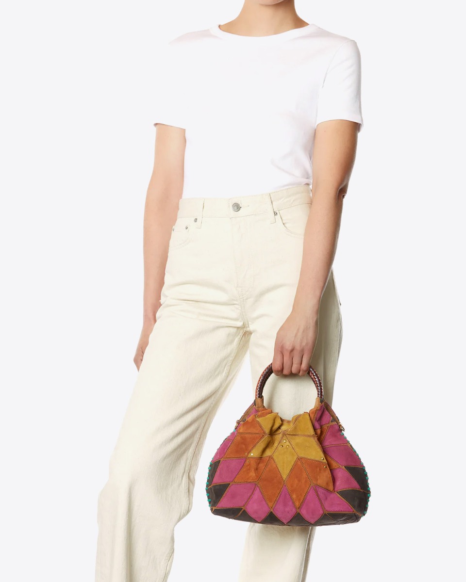 Sac Gordi M Jérôme Dreyfuss en patchwork de cuir suédé orange, jaune et rose "Coucher du soleil" porté main.