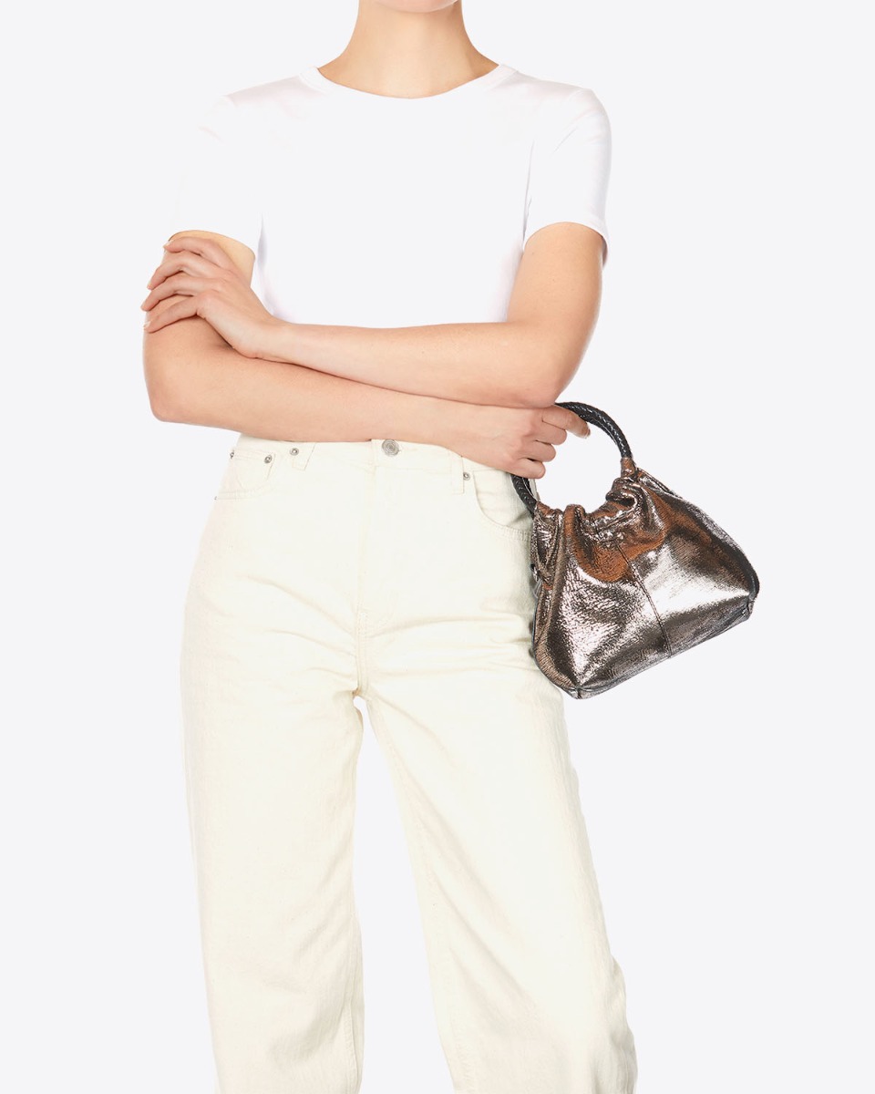 Mini-sac Gordi S en cuir lamé champagne Jérôme Dreyfuss porté main.