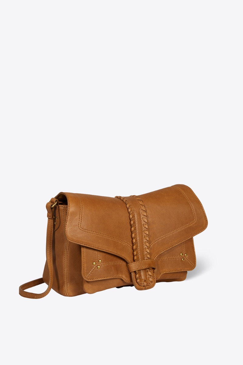 Sac bandouli&egrave;re Harry M J&eacute;r&ocirc;me Dreyfuss en cuir d'agneau camel. Vue de profil.