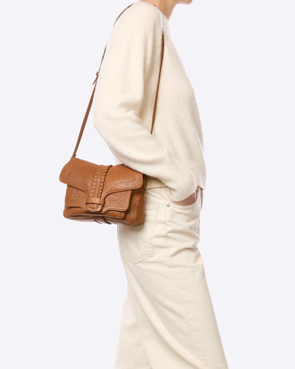 Sac Harry S J&eacute;r&ocirc;me Dreyfuss en cuir camel, port&eacute; &agrave; l'&eacute;paule.