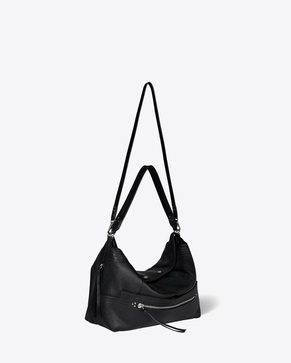 Sac Lucky Hobo large J&eacute;r&ocirc;me Dreyfuss en cuir de buffle noir finition m&eacute;tal argent&eacute;. D&eacute;tail de la bandouli&egrave;re longue et amovible.